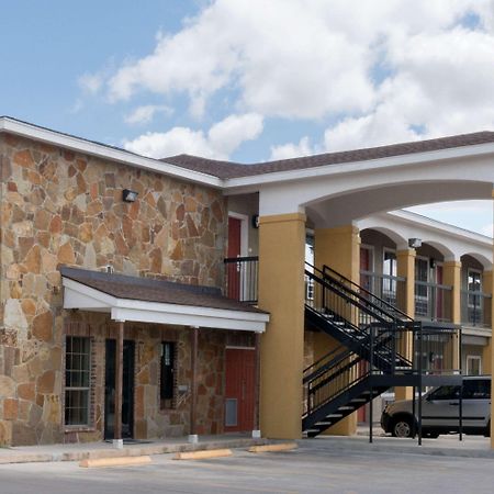 Super 8 By Wyndham San Antonio Near Fort Sam Houston Exterior foto