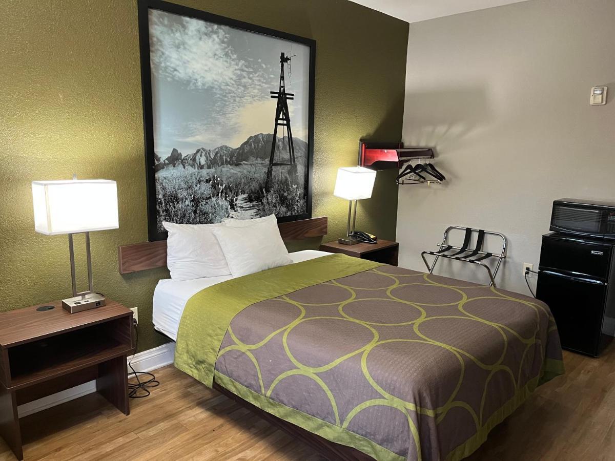 Super 8 By Wyndham San Antonio Near Fort Sam Houston Exterior foto