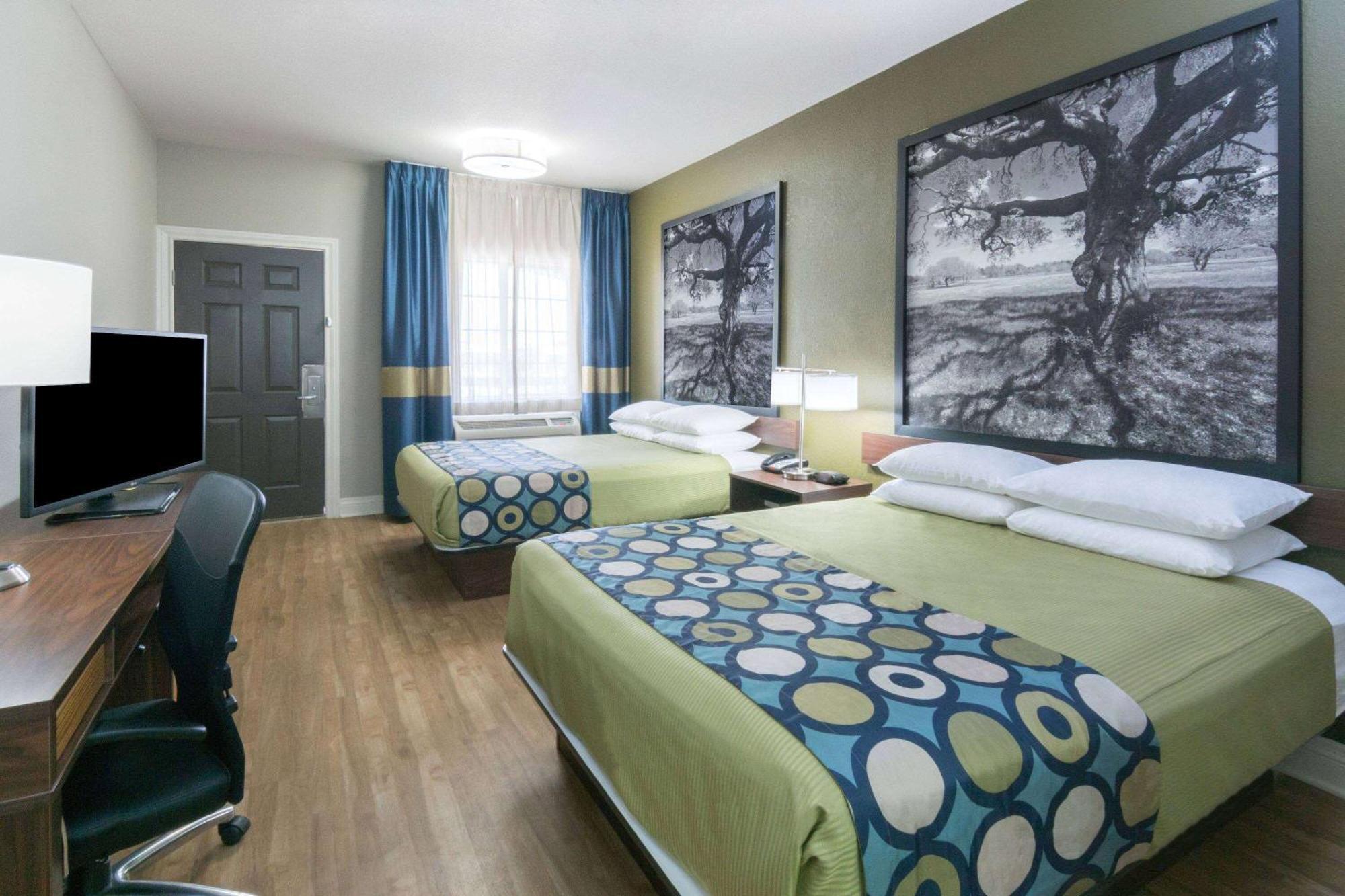 Super 8 By Wyndham San Antonio Near Fort Sam Houston Exterior foto